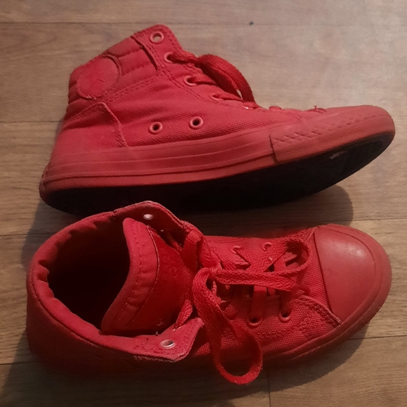 SOLD Converse Red Hightops, Size 1 - Picture 9 of 13